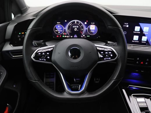 Volkswagen Golf 1.4 eHybrid GTE 245PK DSG LED-Matrix, Travel assist, keyless start,  stuur/stoelverwarming, 18'' ... ActivLease financial lease