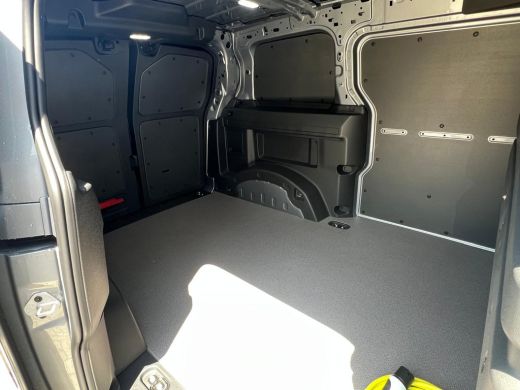 Volkswagen ID. Buzz Cargo ID. Buzz Cargo Bulli edition 79 kWh 340pk 4MOTION | Trekhaak | Rondomzicht Camera | Cruise Adapti... ActivLease financial lease