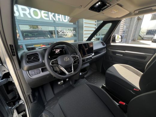 Volkswagen ID. Buzz Cargo ID. Buzz Cargo Bulli edition 79 kWh 340pk 4MOTION | Trekhaak | Rondomzicht Camera | Cruise Adapti... ActivLease financial lease