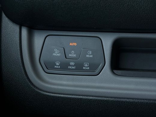 Volkswagen ID. Buzz Cargo ID. Buzz Cargo Bulli edition 79 kWh 340pk 4MOTION | Trekhaak | Rondomzicht Camera | Cruise Adapti... ActivLease financial lease