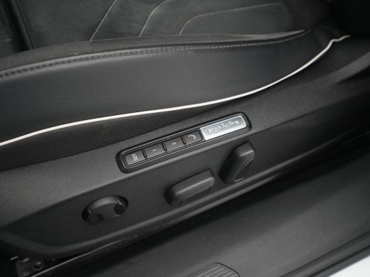 Volkswagen ID.4 GTX 4Motion 77 kWh 360 Camera Panorama Sideassist Stoelverwarming  Headup Display 196 ActivLease financial lease