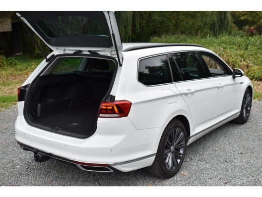 Volkswagen Passat Variant 218PK DSG HYBRID GTE BUSINESS TREKHAAK/NAVI/CAMERA ActivLease financial lease