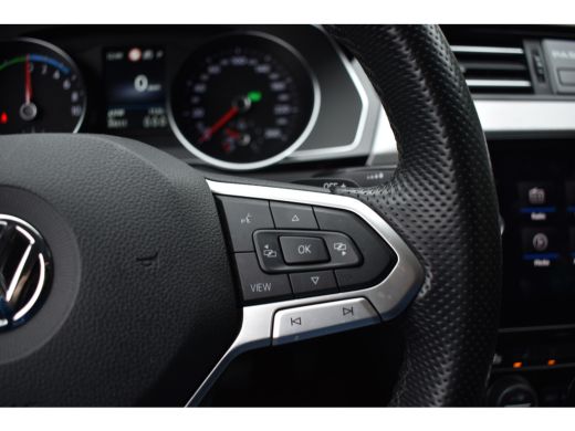 Volkswagen Passat Variant 218PK DSG HYBRID GTE BUSINESS TREKHAAK/NAVI/CAMERA ActivLease financial lease