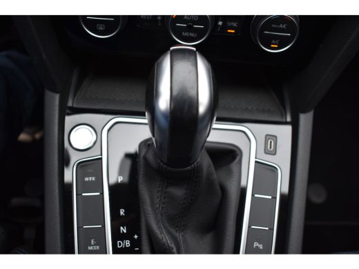 Volkswagen Passat Variant 218PK DSG HYBRID GTE BUSINESS TREKHAAK/NAVI/CAMERA ActivLease financial lease