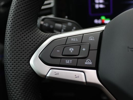 Volkswagen Tiguan 1.5 eHybrid R-Line Edition 272PK DSG Pano-Schuifdak, 20" LM Velgen, Trekhaak, Matrix LED-Verlicht... ActivLease financial lease