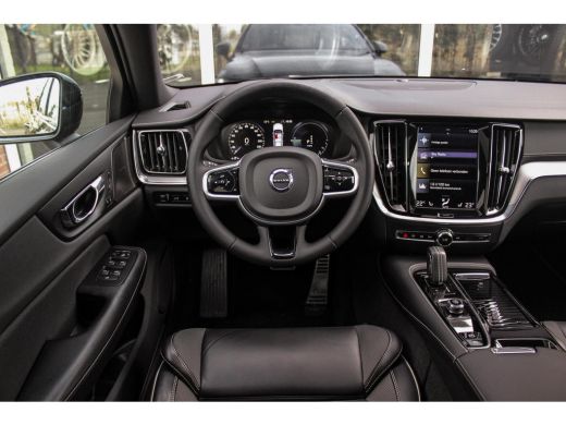 Volvo  V60 2.0 T6 Recharge AWD R-Design | 1e eigenaar | NL auto | Dakraam | Harman-Kardon | 19 inch | Camera... ActivLease financial lease