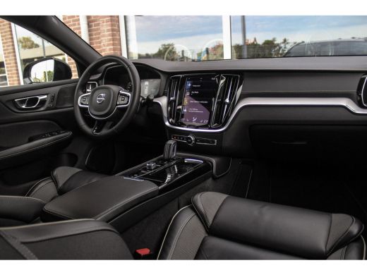 Volvo  V60 2.0 T6 Recharge AWD R-Design | 1e eigenaar | NL auto | Dakraam | Harman-Kardon | 19 inch | Camera... ActivLease financial lease