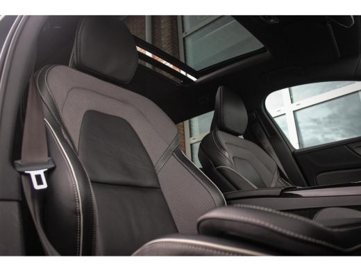 Volvo  V60 2.0 T6 Recharge AWD R-Design | 1e eigenaar | NL auto | Dakraam | Harman-Kardon | 19 inch | Camera... ActivLease financial lease