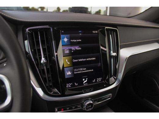 Volvo  V60 2.0 T6 Recharge AWD R-Design | 1e eigenaar | NL auto | Dakraam | Harman-Kardon | 19 inch | Camera... ActivLease financial lease