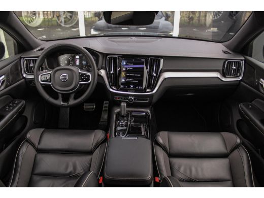 Volvo  V60 2.0 T6 Recharge AWD R-Design | 1e eigenaar | NL auto | Dakraam | Harman-Kardon | 19 inch | Camera... ActivLease financial lease