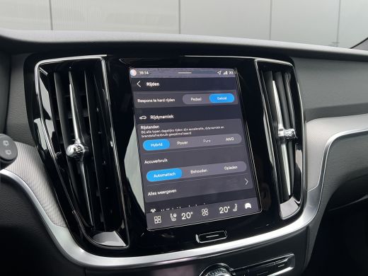 Volvo  V60 T6 Plug-in hybrid AWD Plus Dark | Sportstoelen | Adaptieve Cruise control | Stoel en stuurwielver... ActivLease financial lease