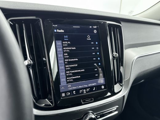 Volvo  V60 T6 Recharge Essential | 18" | Leder | Adaptieve cruise | BLIS | Stoel/stuur/achterbankverwarming ... ActivLease financial lease