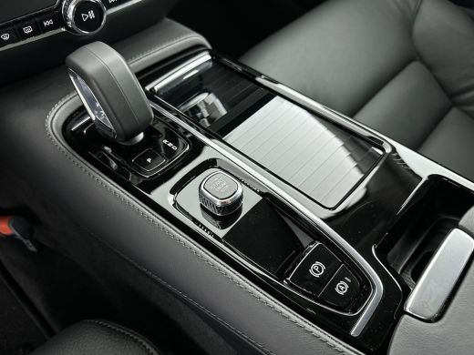 Volvo  V60 T6 Recharge Essential | 18" | Leder | Adaptieve cruise | BLIS | Stoel/stuur/achterbankverwarming ... ActivLease financial lease