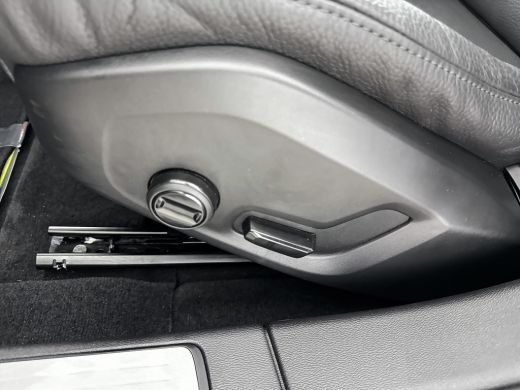 Volvo  V60 T6 Recharge Essential | 18" | Leder | Adaptieve cruise | BLIS | Stoel/stuur/achterbankverwarming ... ActivLease financial lease