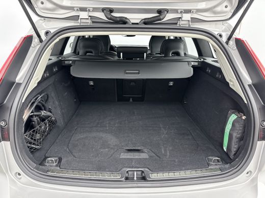 Volvo  V60 T6 Recharge Essential | 18" | Leder | Adaptieve cruise | BLIS | Stoel/stuur/achterbankverwarming ... ActivLease financial lease