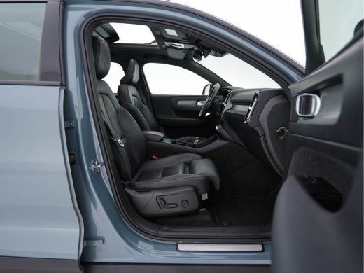 Volvo  XC40 Recharge P8 AWD R-Design [ 3-Fase ] {SOH-91%} (INCL-BTW) *PANO | FULL-LEATHER | DIGI-COCKPIT | FU... ActivLease financial lease