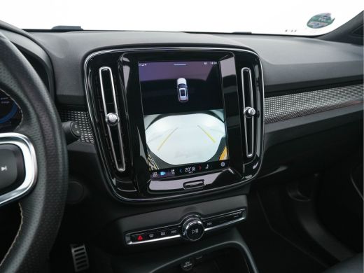 Volvo  XC40 Recharge P8 AWD R-Design [ 3-Fase ] {SOH-91%} (INCL-BTW) *PANO | FULL-LEATHER | DIGI-COCKPIT | FU... ActivLease financial lease