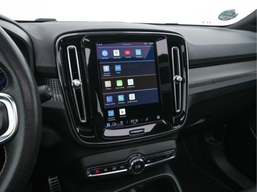 Volvo  XC40 Recharge P8 AWD R-Design [ 3-Fase ] {SOH-91%} (INCL-BTW) *PANO | FULL-LEATHER | DIGI-COCKPIT | FU... ActivLease financial lease