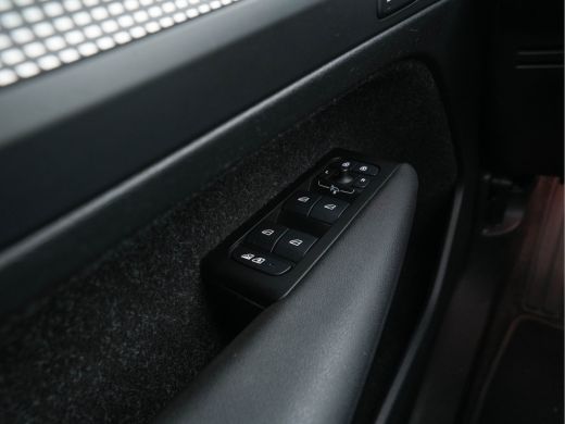 Volvo  XC40 Recharge P8 AWD R-Design [ 3-Fase ] {SOH-91%} (INCL-BTW) *PANO | FULL-LEATHER | DIGI-COCKPIT | FU... ActivLease financial lease