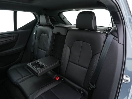 Volvo  XC40 Recharge P8 AWD R-Design [ 3-Fase ] {SOH-91%} (INCL-BTW) *PANO | FULL-LEATHER | DIGI-COCKPIT | FU... ActivLease financial lease