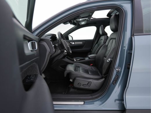 Volvo  XC40 Recharge P8 AWD R-Design [ 3-Fase ] {SOH-91%} (INCL-BTW) *PANO | FULL-LEATHER | DIGI-COCKPIT | FU... ActivLease financial lease