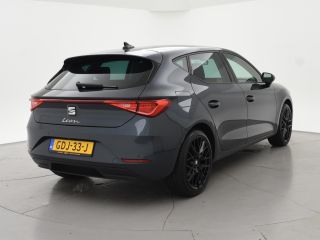 Seat Leon 1.0 TSI STYLE INTENSE + WEGKL. TREKHAAK | VIRTUAL COCKPIT | CAMERA | STOELVERW. | NAVIGATIE | CAR...