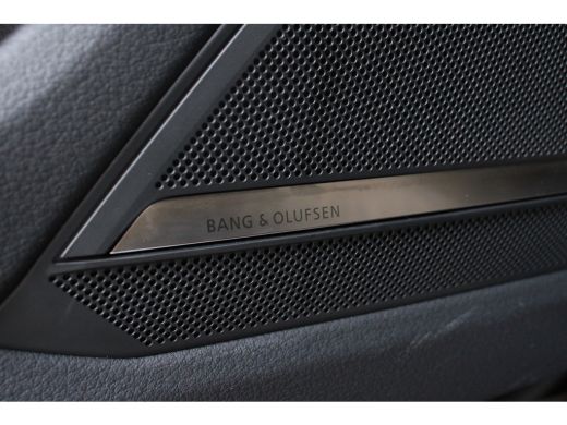 Audi RS6 Avant 4.0 TFSI quattro | UNIEK! | FULL OPTION! | ALCANTARA STUUR | STOELVERWARMING + VERKOELING |... ActivLease financial lease