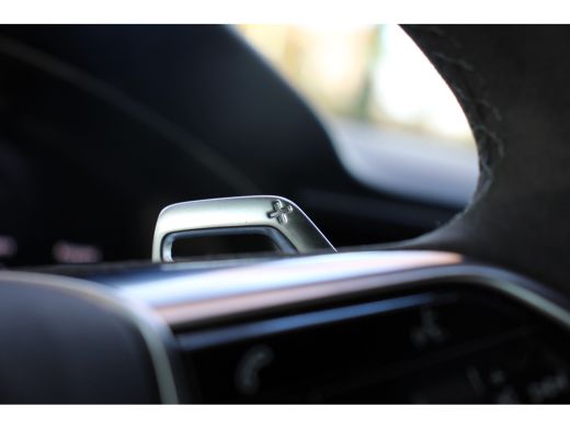 Audi RS6 Avant 4.0 TFSI quattro | UNIEK! | FULL OPTION! | ALCANTARA STUUR | STOELVERWARMING + VERKOELING |... ActivLease financial lease