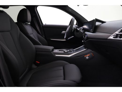 BMW 3 Serie Touring 330e High Executive M Sport Automaat / Panoramadak / Trekhaak / Sportstoelen / Stuurverwa... ActivLease financial lease