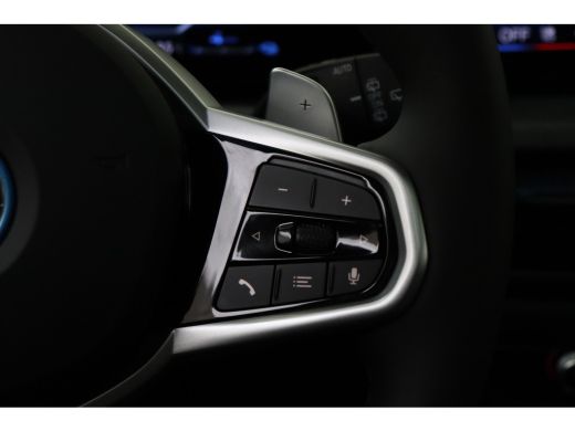 BMW 3 Serie Touring 330e High Executive M Sport Automaat / Panoramadak / Trekhaak / Sportstoelen / Stuurverwa... ActivLease financial lease