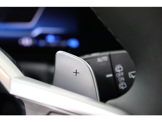 BMW 3 Serie Touring 330e High Executive M Sport Automaat / Panoramadak / Trekhaak / Sportstoelen / Stuurverwa... ActivLease financial lease