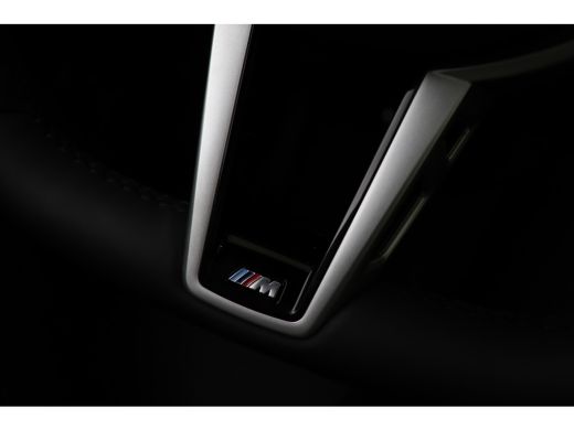 BMW 3 Serie Touring 330e High Executive M Sport Automaat / Panoramadak / Trekhaak / Sportstoelen / Stuurverwa... ActivLease financial lease