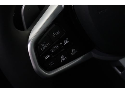 BMW 3 Serie Touring 330e High Executive M Sport Automaat / Panoramadak / Trekhaak / Sportstoelen / Stuurverwa... ActivLease financial lease