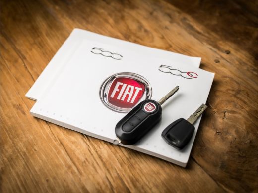 Fiat 500 0.9 TwinAir Turbo Lounge (PANORAMADAK, APPLE CARPLAY, GROOT NAVI, CRUISE, SPORTSTOELEN, LM VELGEN... ActivLease financial lease