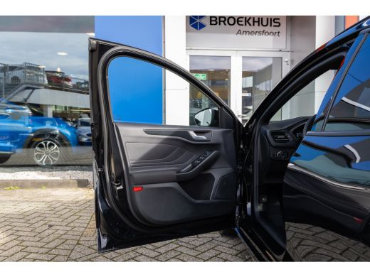 Ford Focus 1.0 EcoBoost Hybrid ST Line | | Trekhaak | Stoel/stuur/voorruit verwarming | Cruise adaptief | Do... ActivLease financial lease