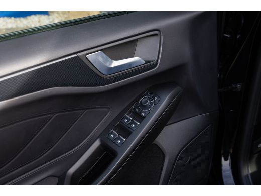 Ford Focus 1.0 EcoBoost Hybrid ST Line | | Trekhaak | Stoel/stuur/voorruit verwarming | Cruise adaptief | Do... ActivLease financial lease