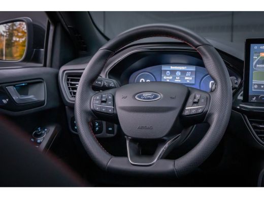 Ford Focus 1.0 EcoBoost Hybrid ST Line X | Pano-dak | Adapt. Cruise | B&O audio | AGR-stoel | Camera | Winte... ActivLease financial lease