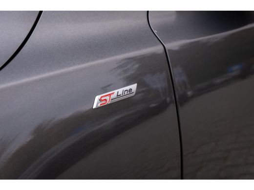 Ford Focus 1.0 EcoBoost Hybrid ST Line X | Pano-dak | Adapt. Cruise | B&O audio | AGR-stoel | Camera | Winte... ActivLease financial lease