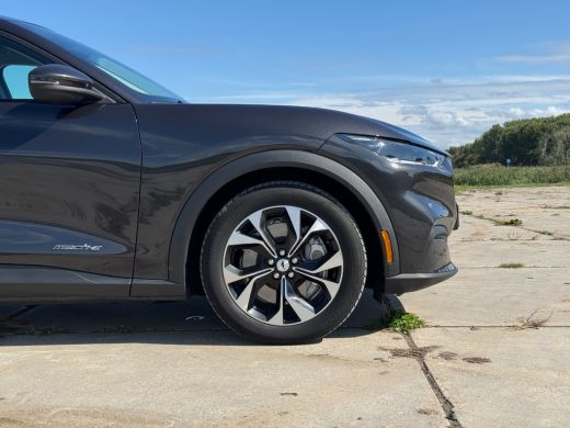 Ford Mustang Mach-E Mach-E RWD 75 kWh | Lage Bijtelling t/m 08-2026 | | Achteruitrijcamera | Airco (automatisch) | Ap... ActivLease financial lease