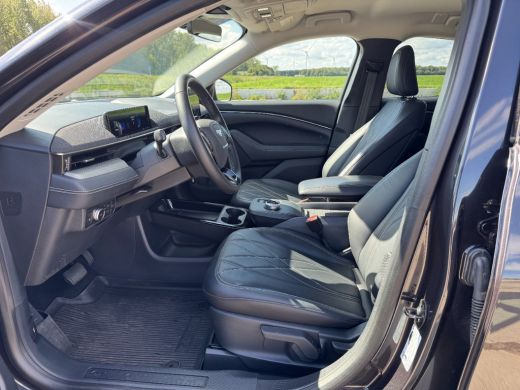 Ford Mustang Mach-E Mach-E RWD 75 kWh | Lage Bijtelling t/m 08-2026 | | Achteruitrijcamera | Airco (automatisch) | Ap... ActivLease financial lease