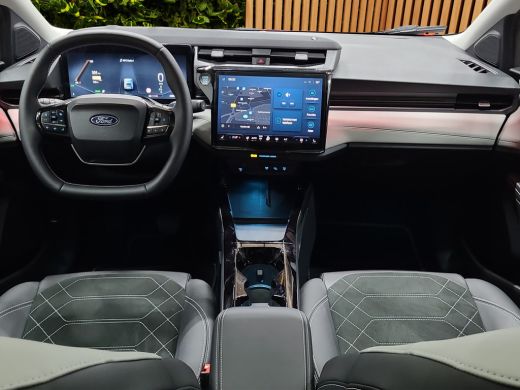 Ford Puma Gen-E Premium 44 kWh | B&O audio | Panoramadak | 360 Camera | Adaptive Cruise | Stuur/stoelverwarming ActivLease financial lease