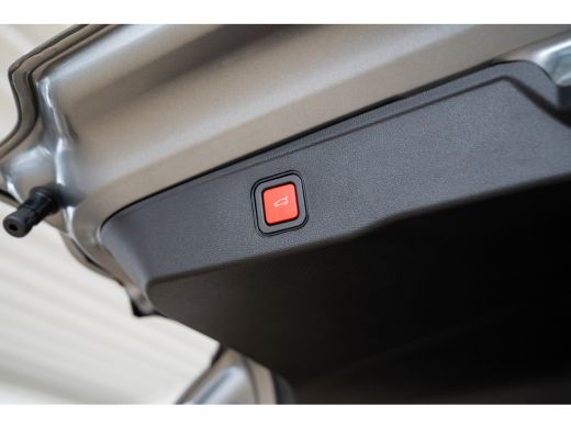 Jeep Avenger Summit | 8 Jaar Garantie | Warmtepomp | Navigatie | Camera | Elekrische Achterklep | Parkeersenso... ActivLease financial lease