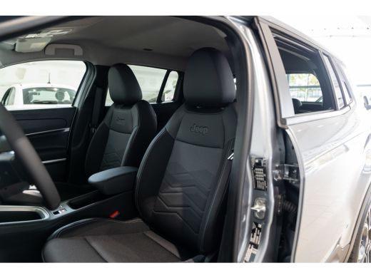 Jeep Avenger Summit | 8 Jaar Garantie | Warmtepomp | Navigatie | Camera | Elekrische Achterklep | Parkeersenso... ActivLease financial lease