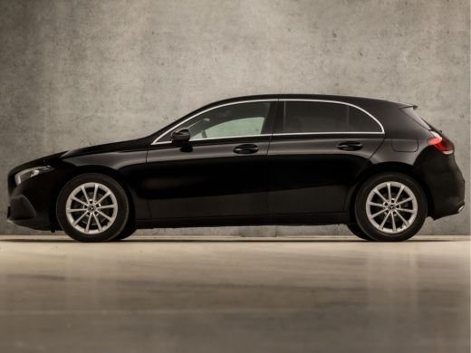 Mercedes-Benz A-Klasse 200 Sport 164Pk Automaat (GROOT NAVI, CAMERA, GETINT GLAS, LEDER, STOELVERWARMING, SPORTSTOELEN, ... ActivLease financial lease