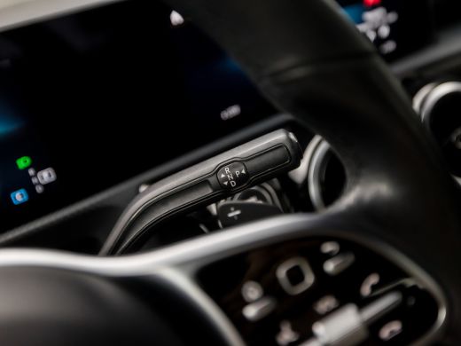 Mercedes-Benz A-Klasse 200 Sport 164Pk Automaat (GROOT NAVI, CAMERA, GETINT GLAS, LEDER, STOELVERWARMING, SPORTSTOELEN, ... ActivLease financial lease