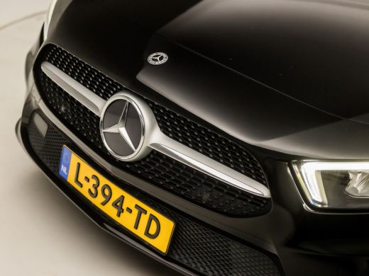 Mercedes-Benz A-Klasse 200 Sport 164Pk Automaat (GROOT NAVI, CAMERA, GETINT GLAS, LEDER, STOELVERWARMING, SPORTSTOELEN, ... ActivLease financial lease