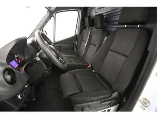 Mercedes-Benz Sprinter 315 CDI L2H2 | Airco | Camera | Cruise | Carplay | 3-Zits | Trekh. | Imperiaal | Parkeersens. ActivLease financial lease