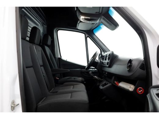 Mercedes-Benz Sprinter 519 3.0 CDI V6 L2H2 4X4 ZG3 Airco/Camera/Trekhaak 3500kg/Inrichting 12-2019 ActivLease financial lease