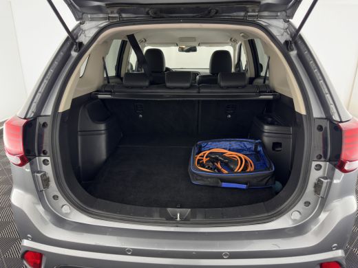 Mitsubishi Outlander 2.0 PHEV (Plug-In) Pure (INCL-BTW) Aut. *LEATHER-MICROFIBRE | COMFORTSEATS | CARPLAY | CAMERA | D... ActivLease financial lease