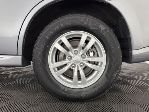 Mitsubishi Outlander 2.0 PHEV (Plug-In) Pure (INCL-BTW) Aut. *LEATHER-MICROFIBRE | COMFORTSEATS | CARPLAY | CAMERA | D... ActivLease financial lease